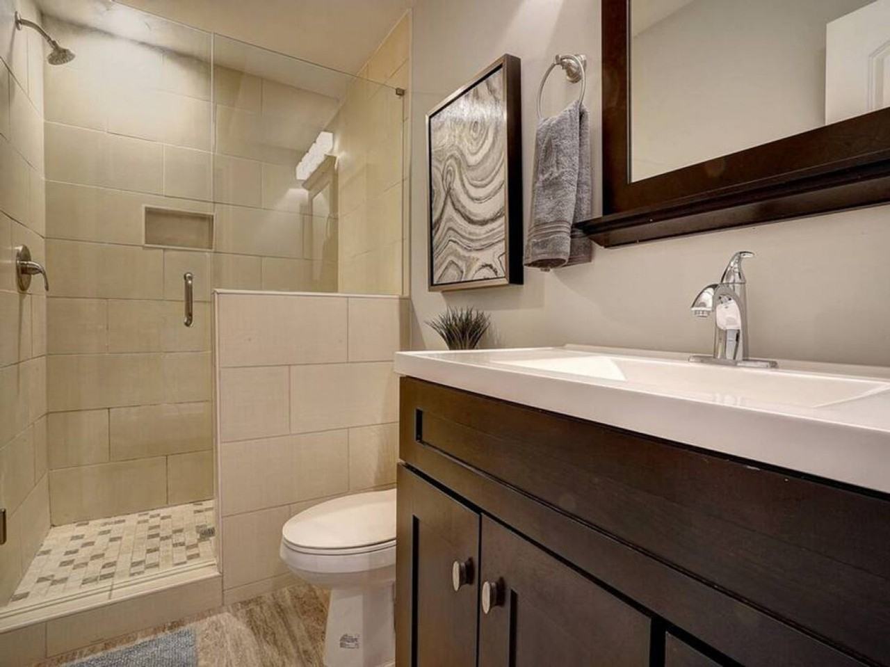 2201 Reading Road - Photo 5 of 35