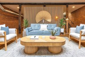 featured image of 120 E 13th St