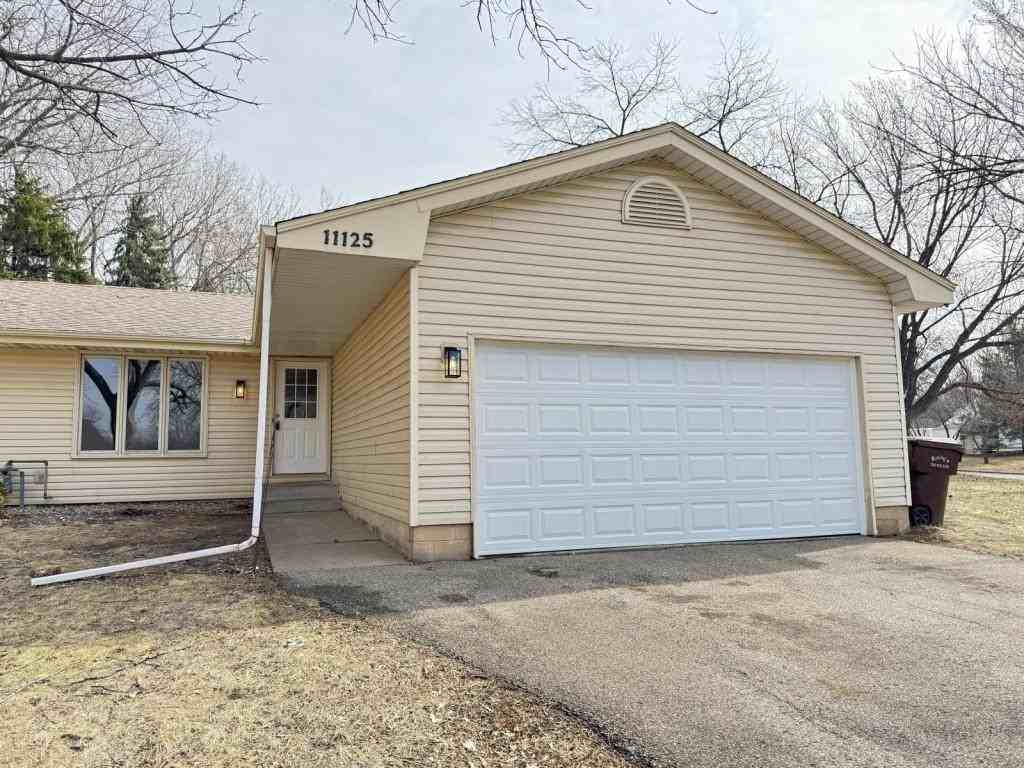 11125 River Hills Dr - Photo 2 of 11