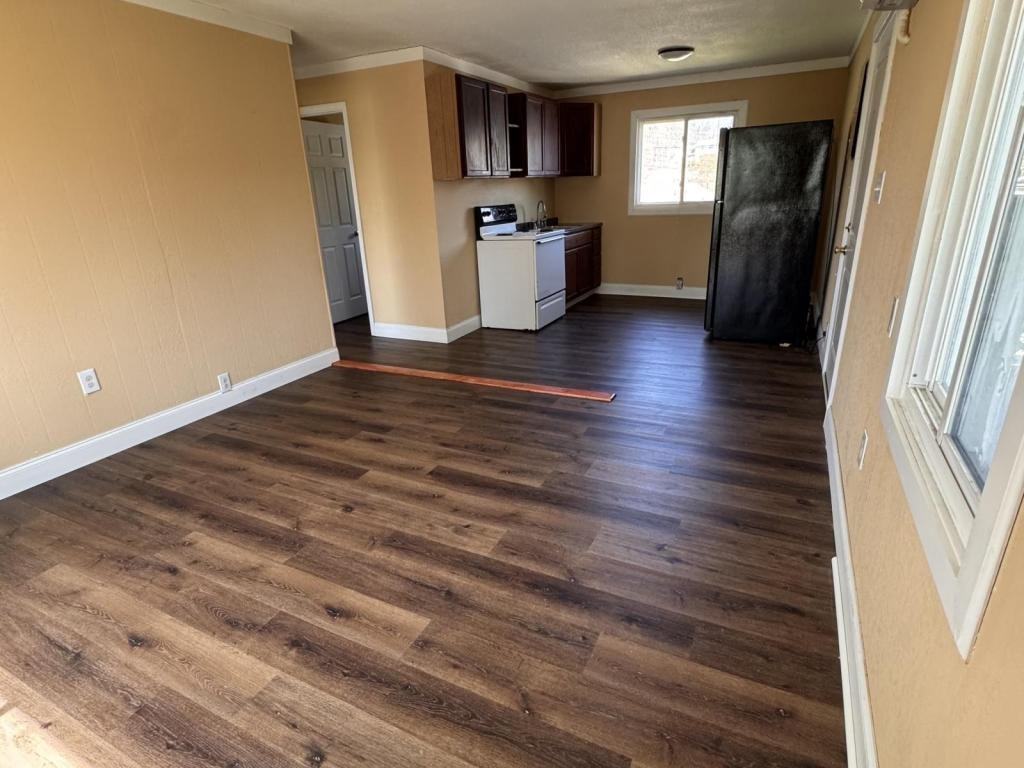 102 Warwick Ln - Photo 2 of 5