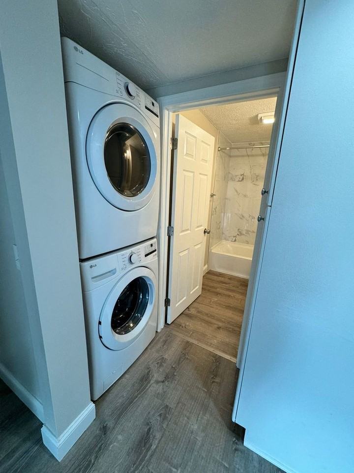 17 Kenmar Dr - Photo 3 of 8