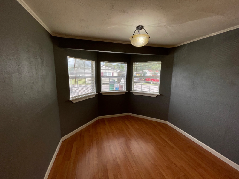 181 Mars St - Photo 3 of 18