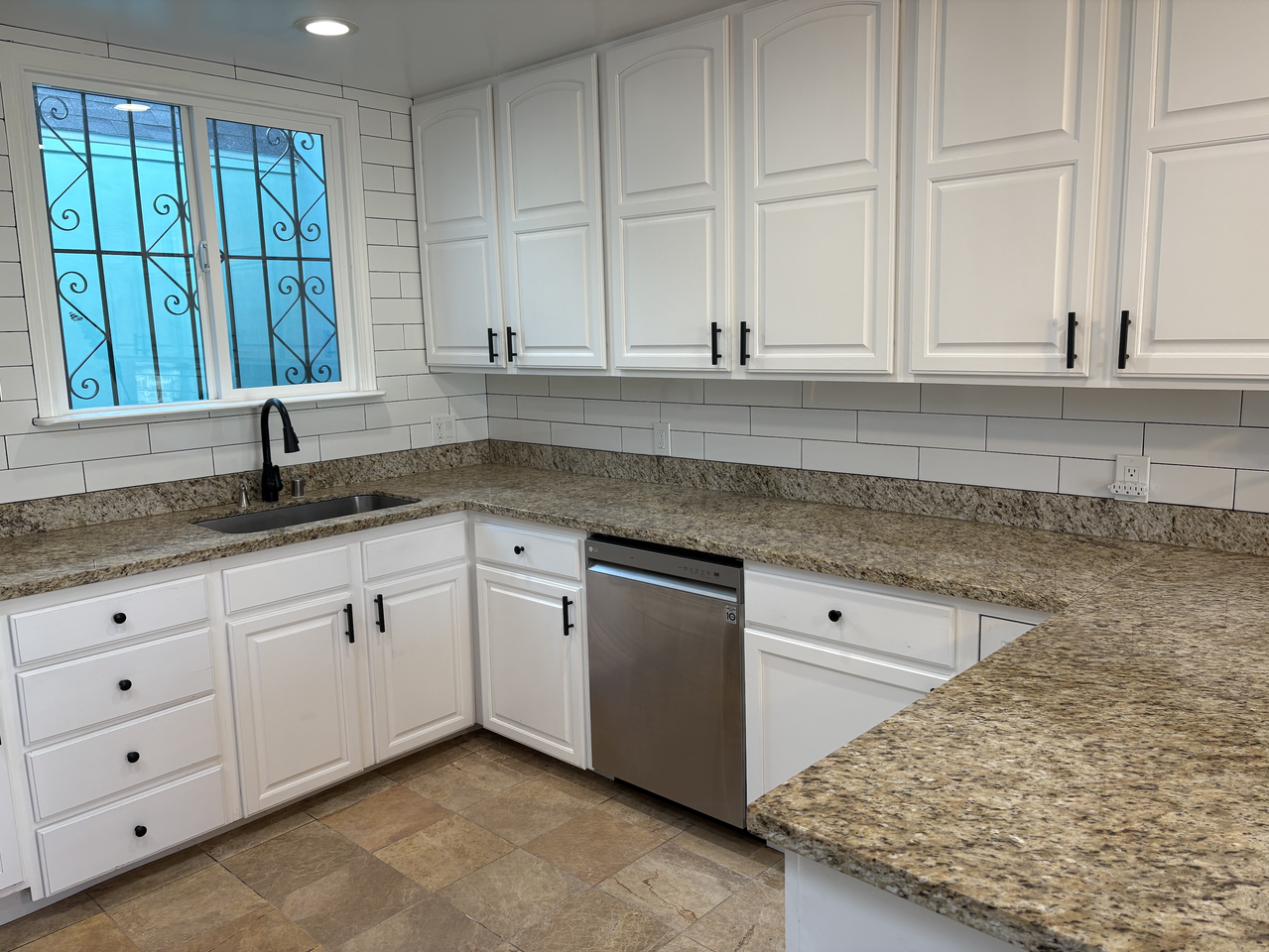 2631 39th Avenue - Photo 3 of 19