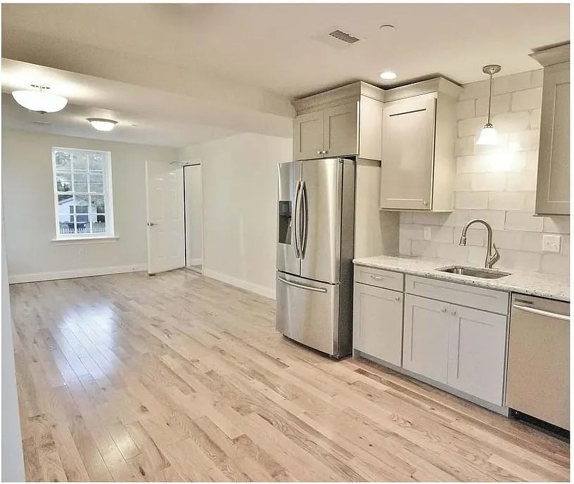 32 Pine St #3 - Photo 4 of 7