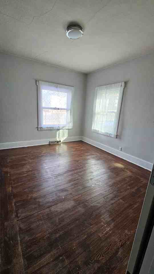 323 W 1st St #NA - Photo 2 of 9