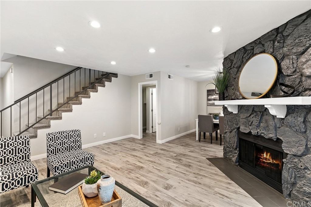 13724 Cordary Ave #2 - Photo 3 of 13