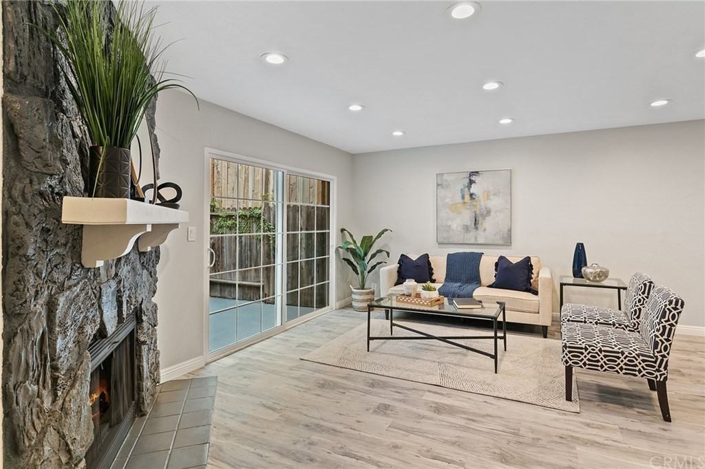 13724 Cordary Ave #2 - Photo 5 of 13