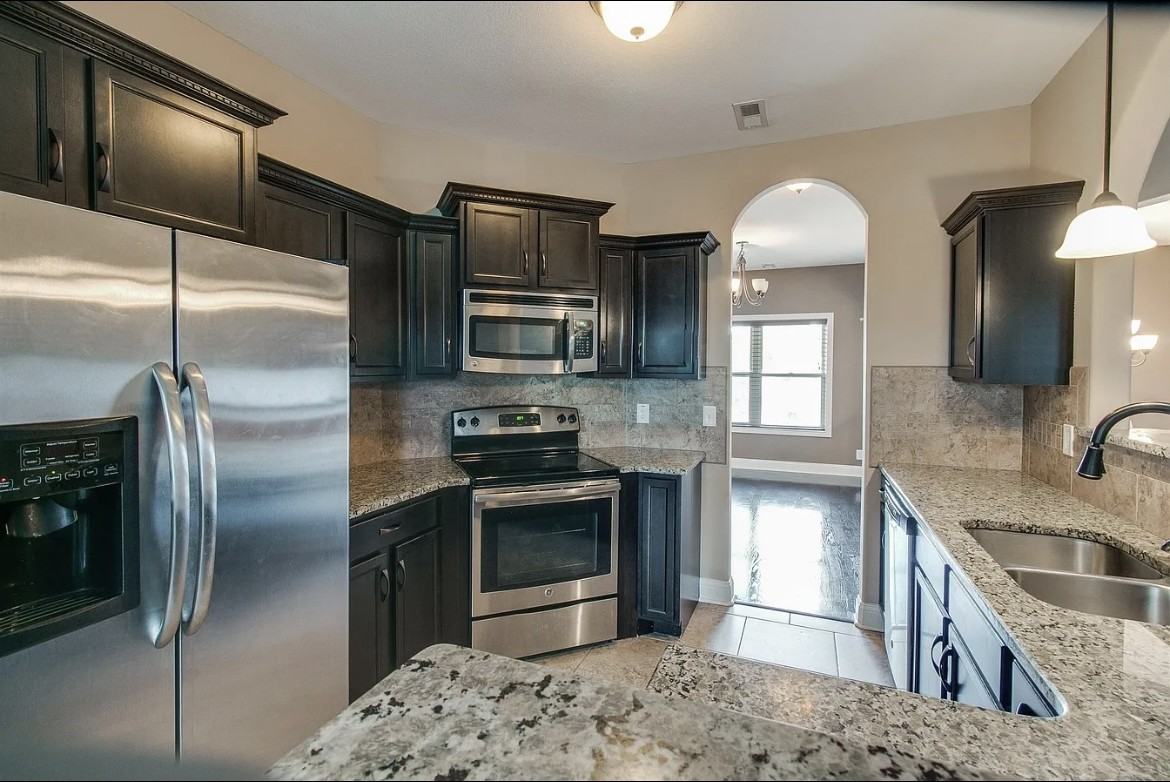 1132 Henry Place Blvd #NA - Photo 5 of 18