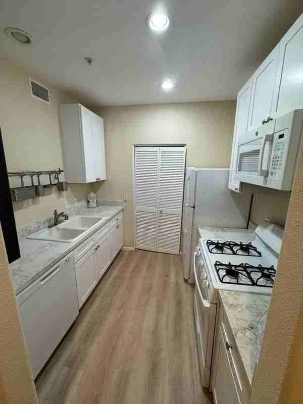 3230 Watermarke Pl - Photo 6 of 6