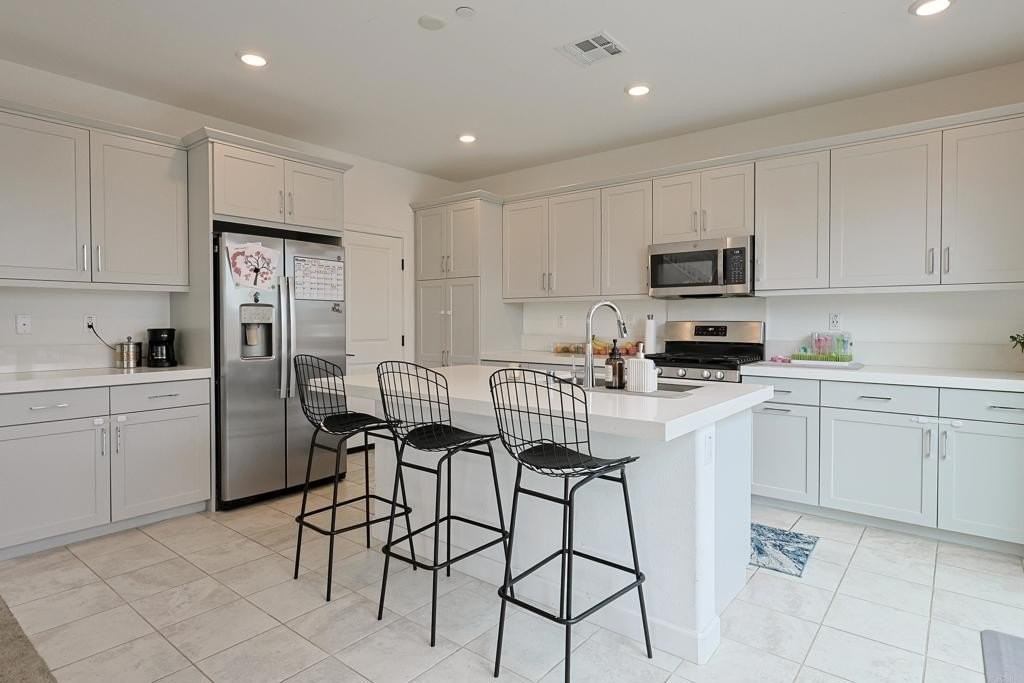 10134 Hercules Way - Photo 5 of 33