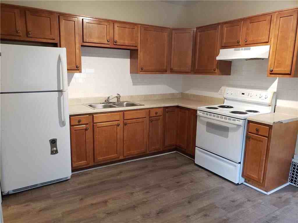 36 Berkshire St - Photo 2 of 16