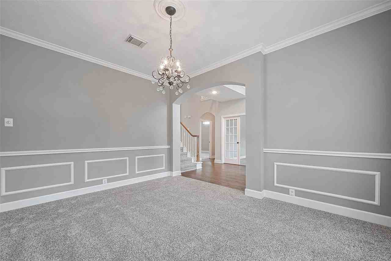 223 Owens Park Dr - Photo 7 of 47