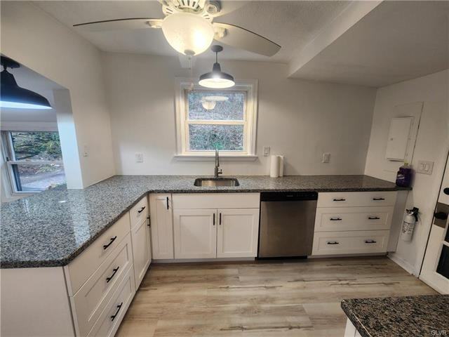 1858 S Delaware Dr - Photo 2 of 16