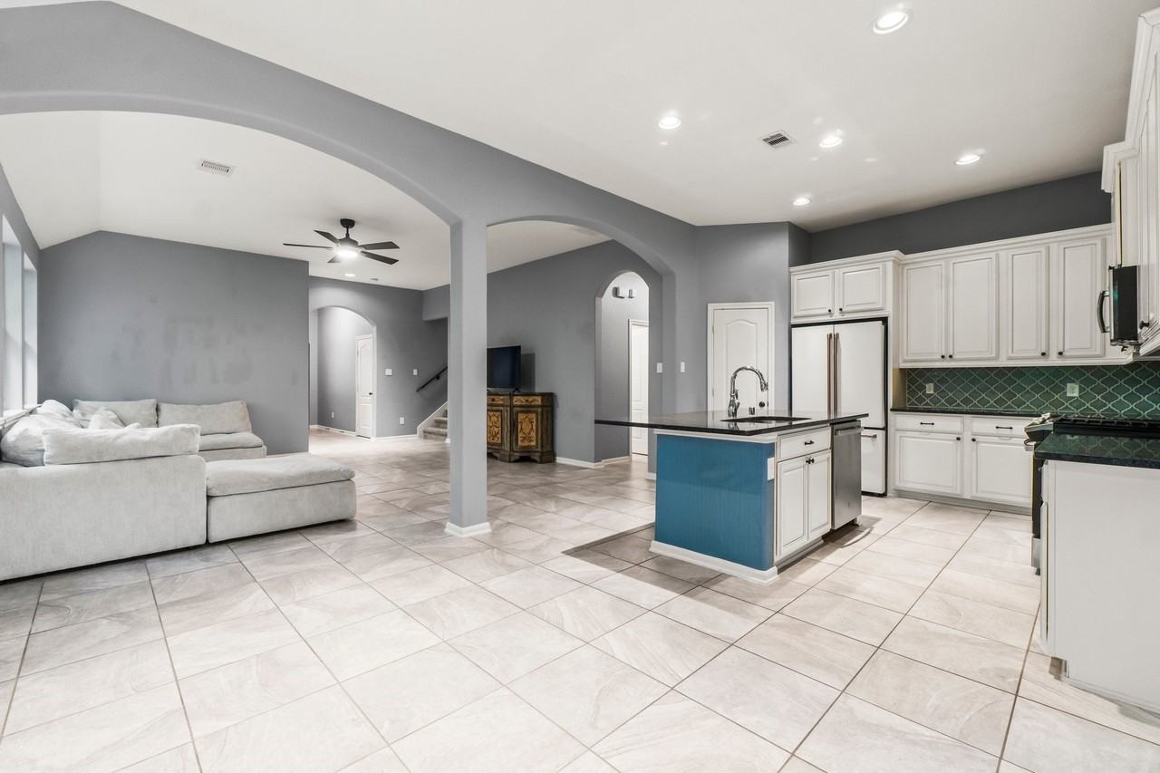 113 Logan Pass Ct - Photo 5 of 16