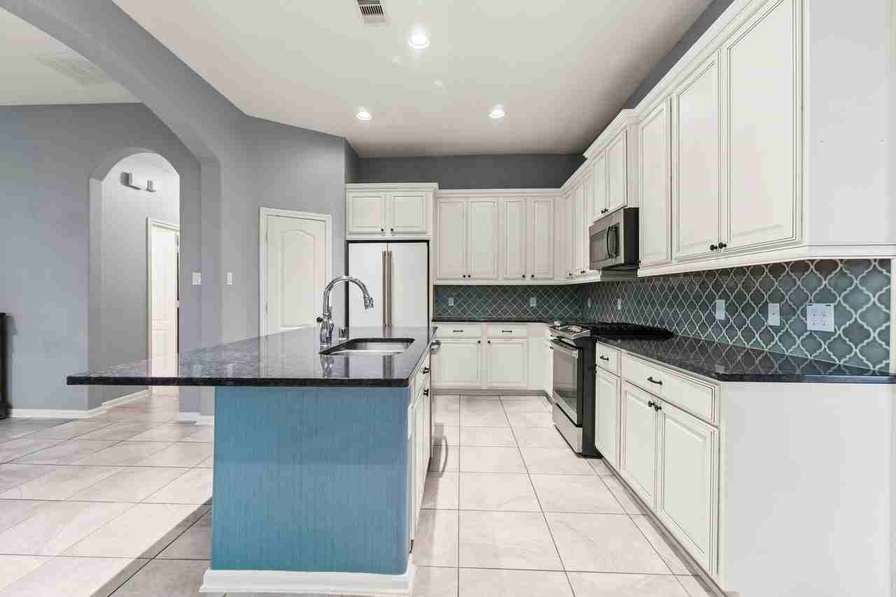 113 Logan Pass Ct - Photo 7 of 16