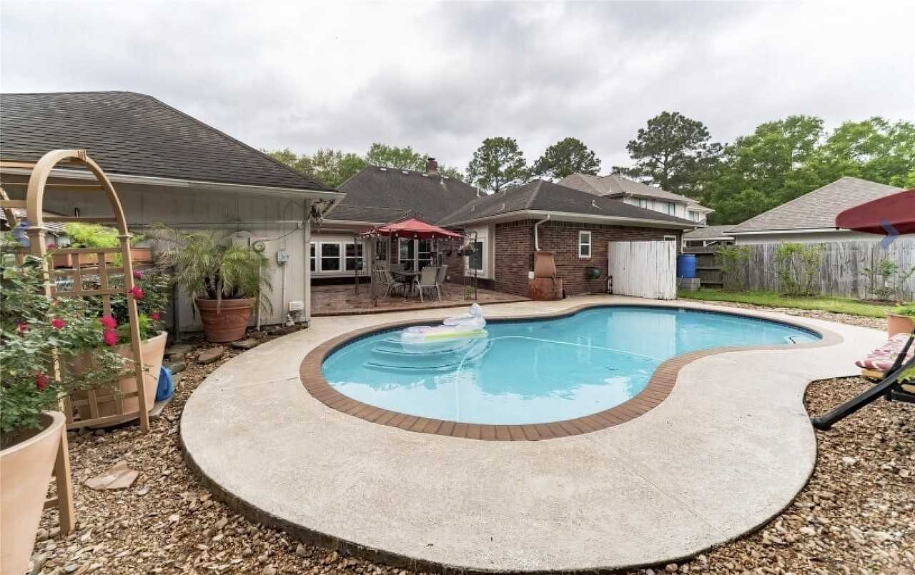 1507 S Yegua River Cir - Photo 2 of 32