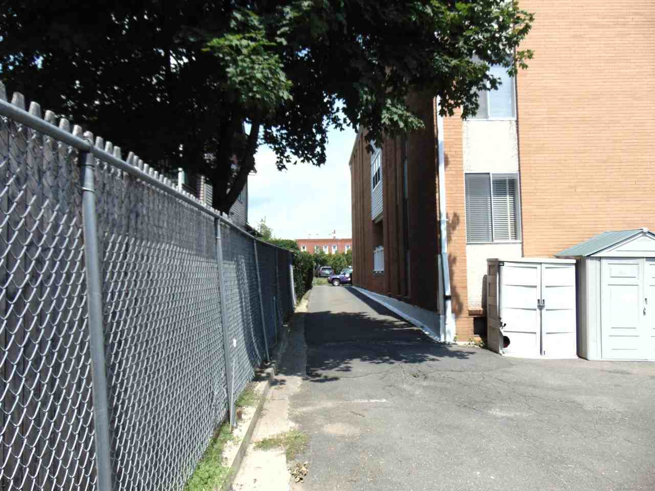 87 Meadow St - Photo 5 of 9