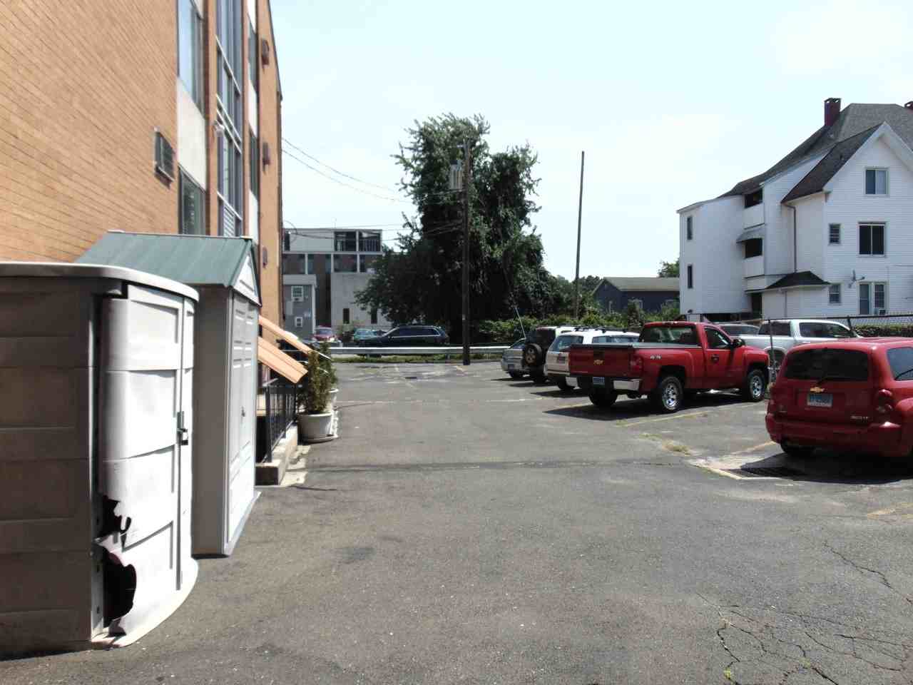 87 Meadow St - Photo 6 of 9