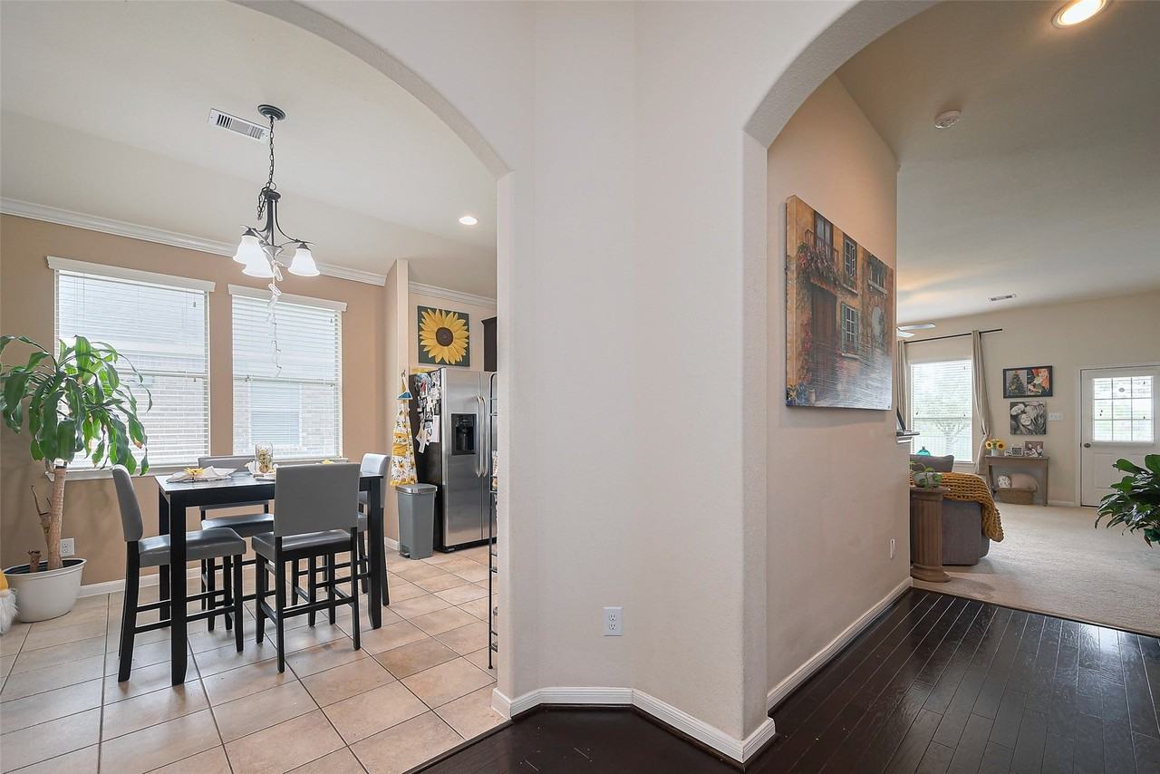 13113 Southern Valley Dr - Photo 6 of 41