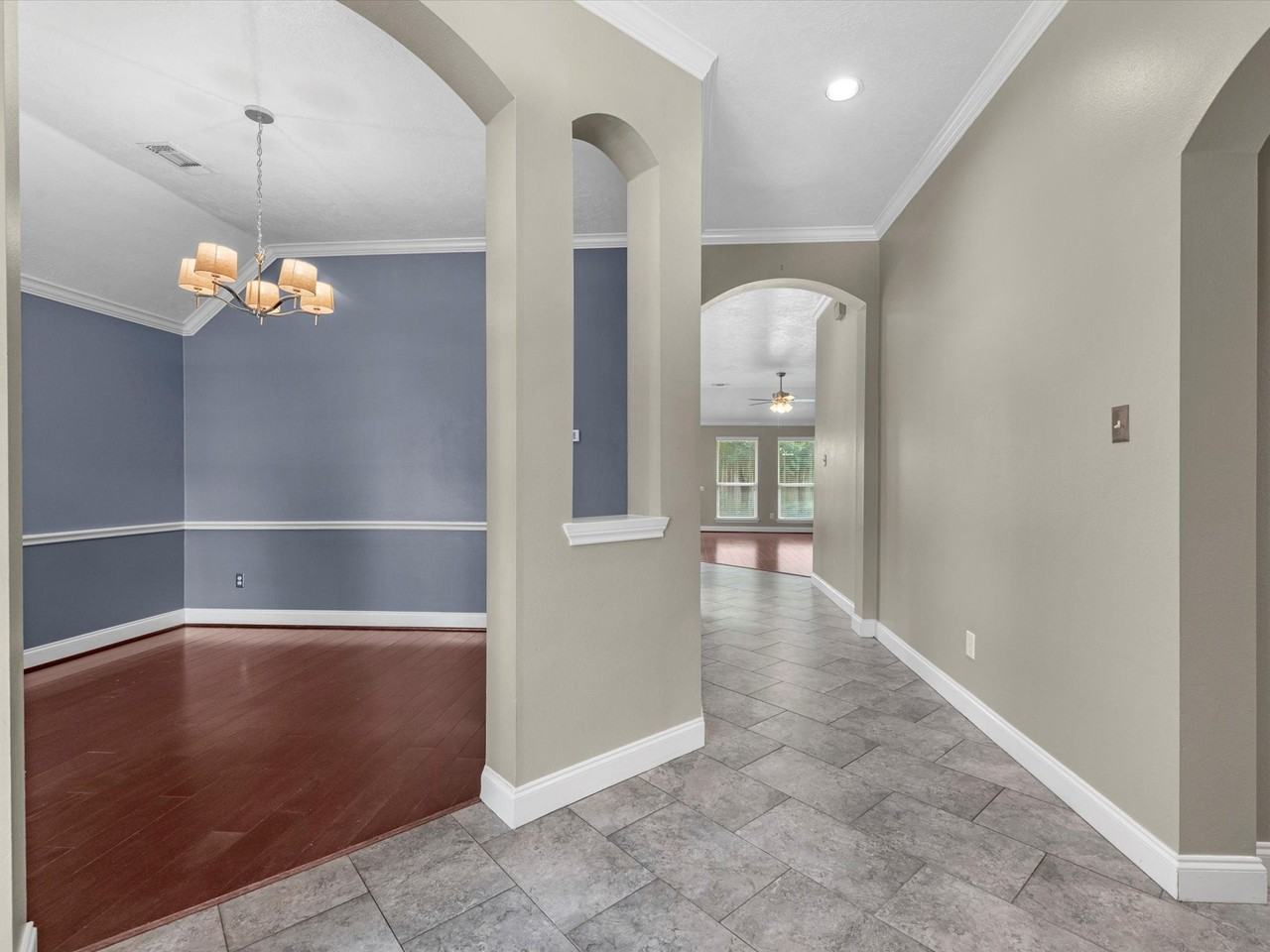 13023 Bretford Ct - Photo 3 of 25