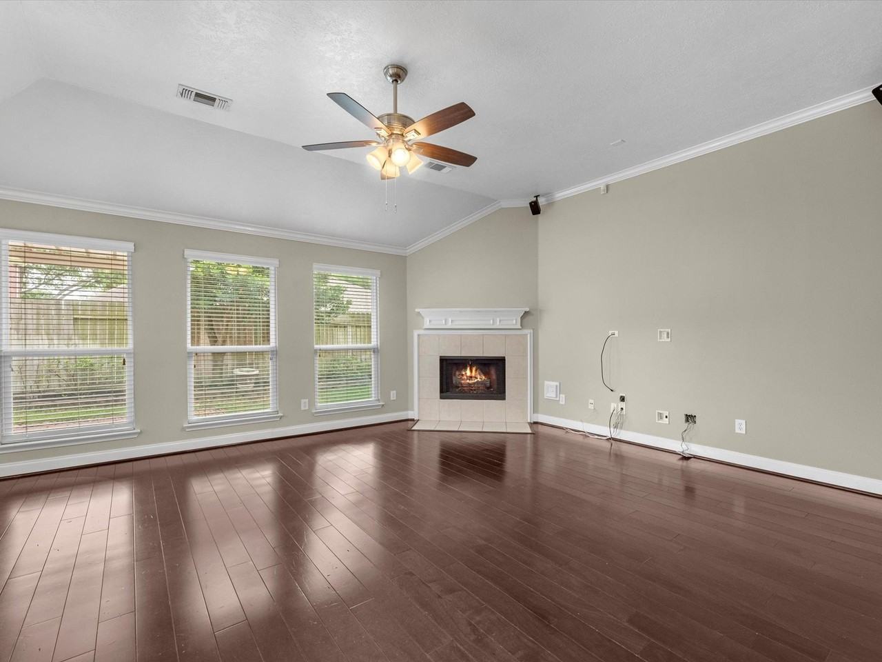 13023 Bretford Ct - Photo 7 of 25