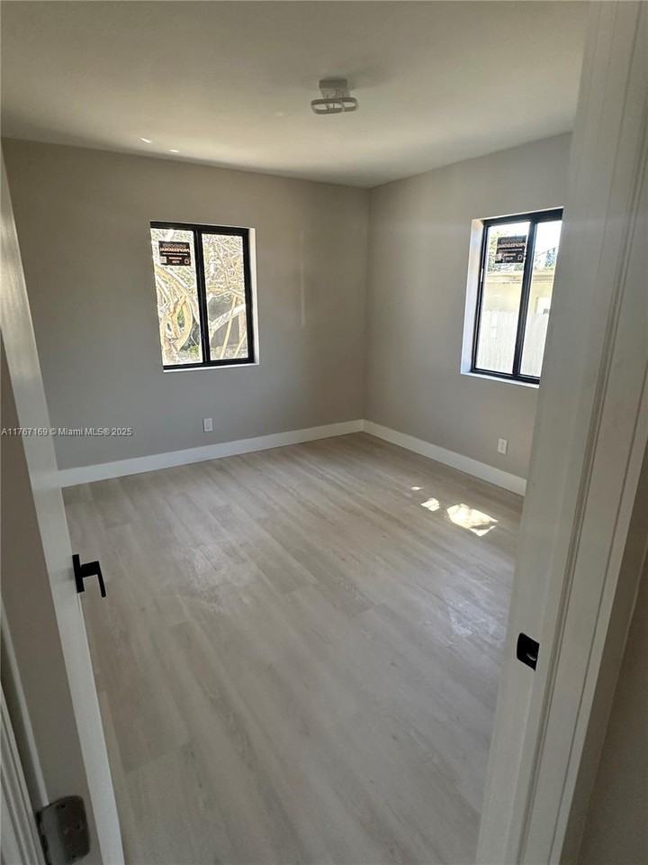 6440 Nw 2nd St ##0 - Photo 7 of 9