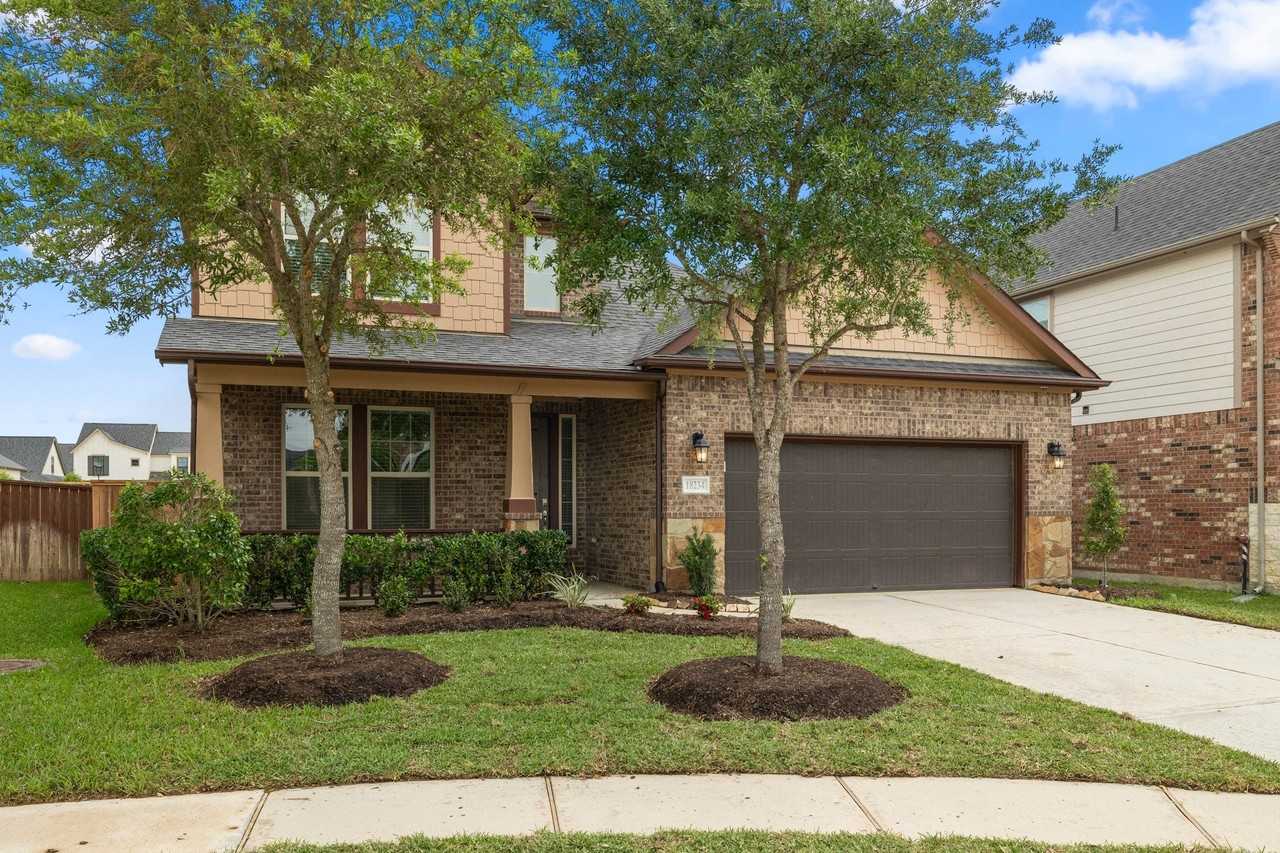 18234 Sofia Willow Way - Photo 2 of 37