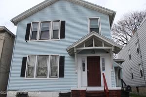 featured image of 527 Willow St