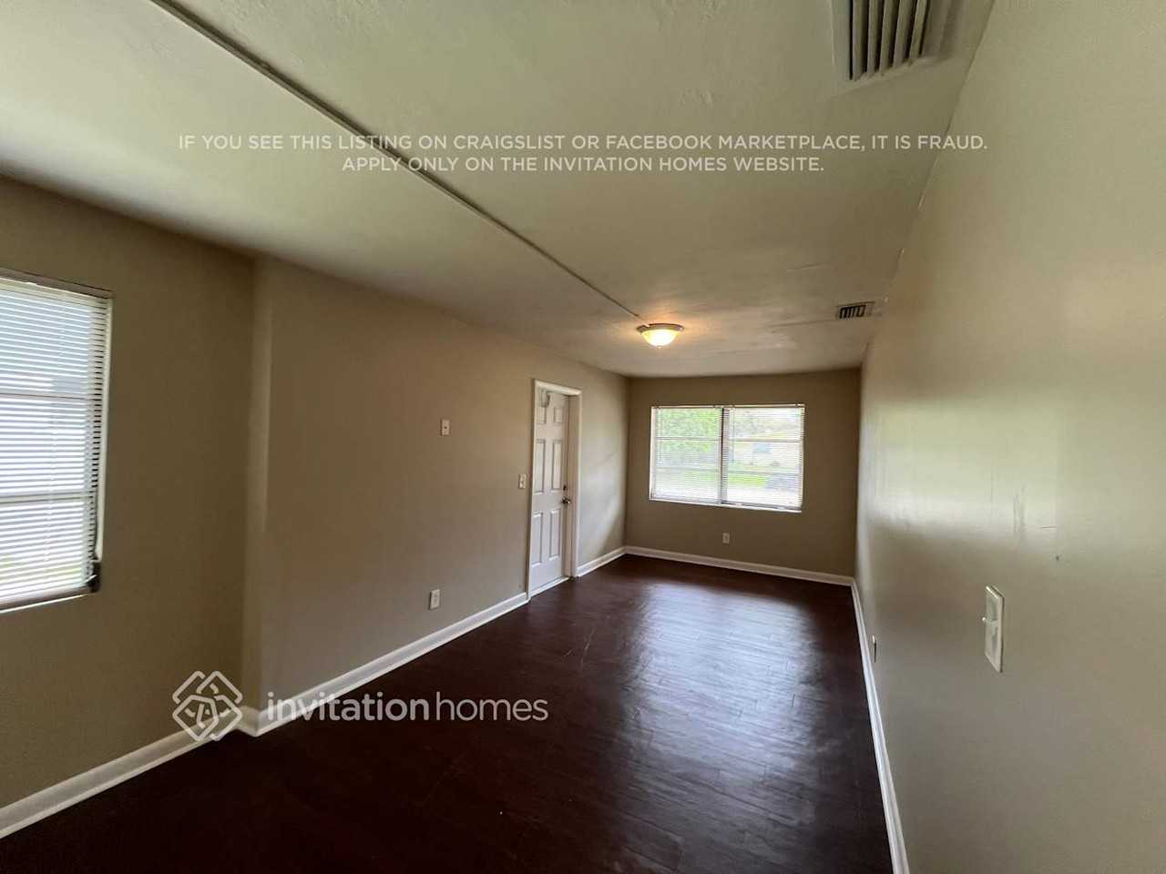 3701 Sw 58th Ter - Photo 3 of 21