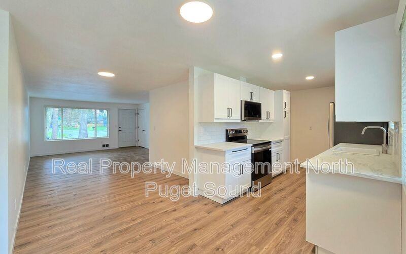4521 122nd Pl Ne - Photo 4 of 25