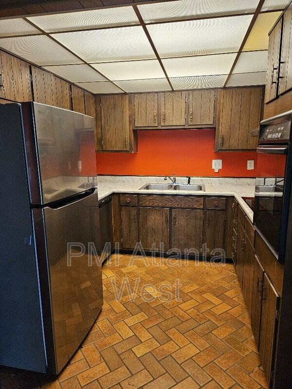 4757 Fellswood Dr - Photo 3 of 20