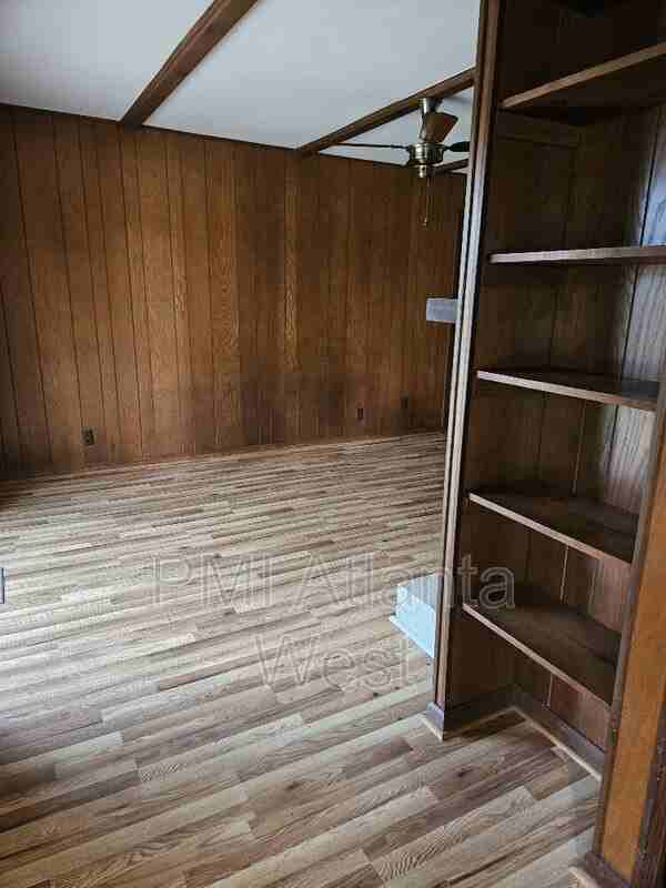 4757 Fellswood Dr - Photo 7 of 19