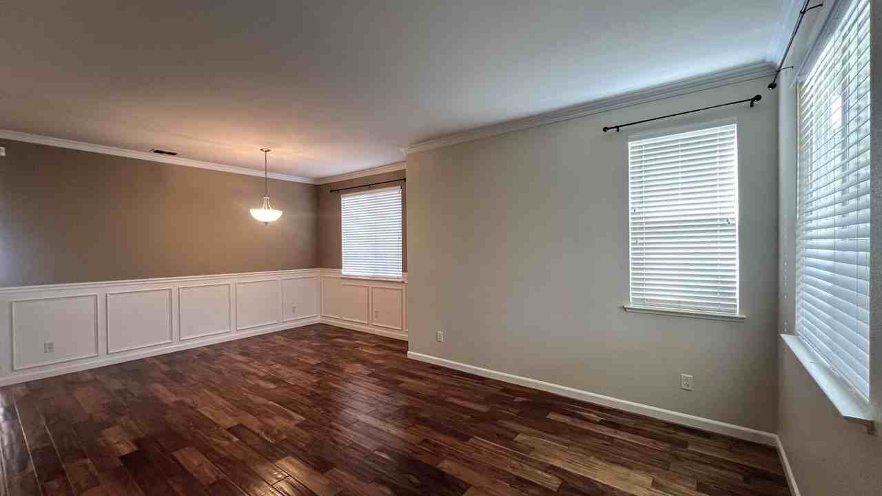 9641 Cedar Oak Way - Photo 5 of 32