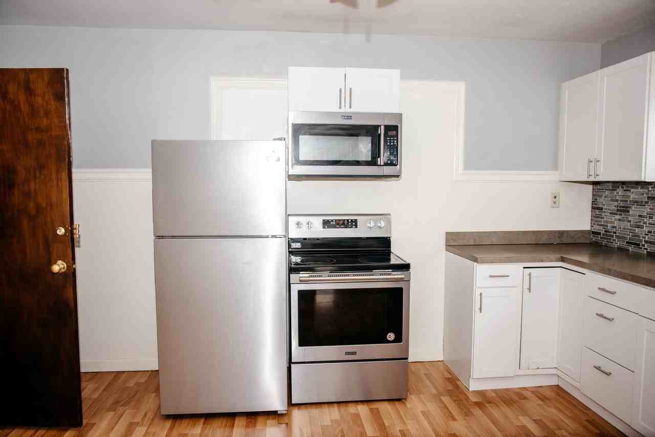 120 Hill St - Photo 5 of 22