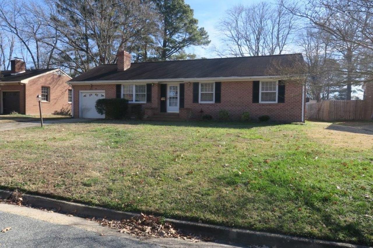 592 Dellwood Dr - Photo 3 of 24