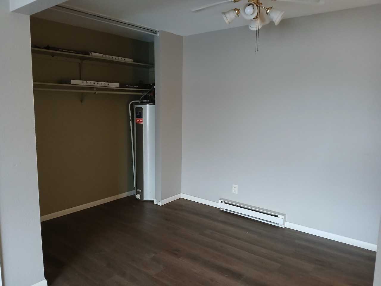 1127 College Street - Photo 5 of 12