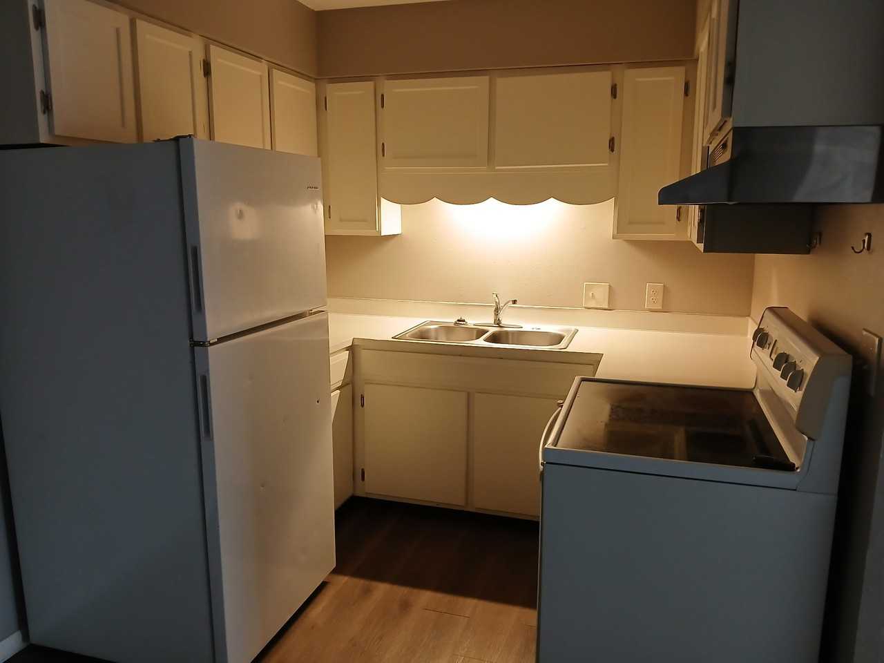 1127 College Street - Photo 6 of 12