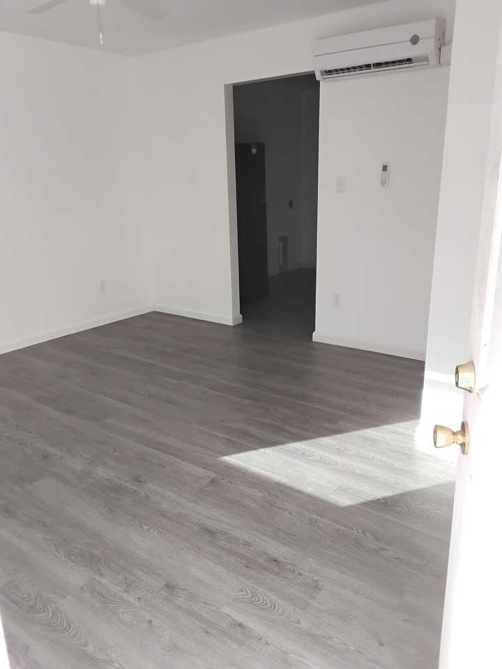 7601 Blackberry Ln - Photo 4 of 9