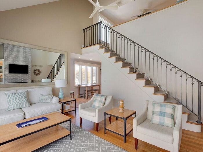 135 Ocean Ave #18 - Photo 3 of 31