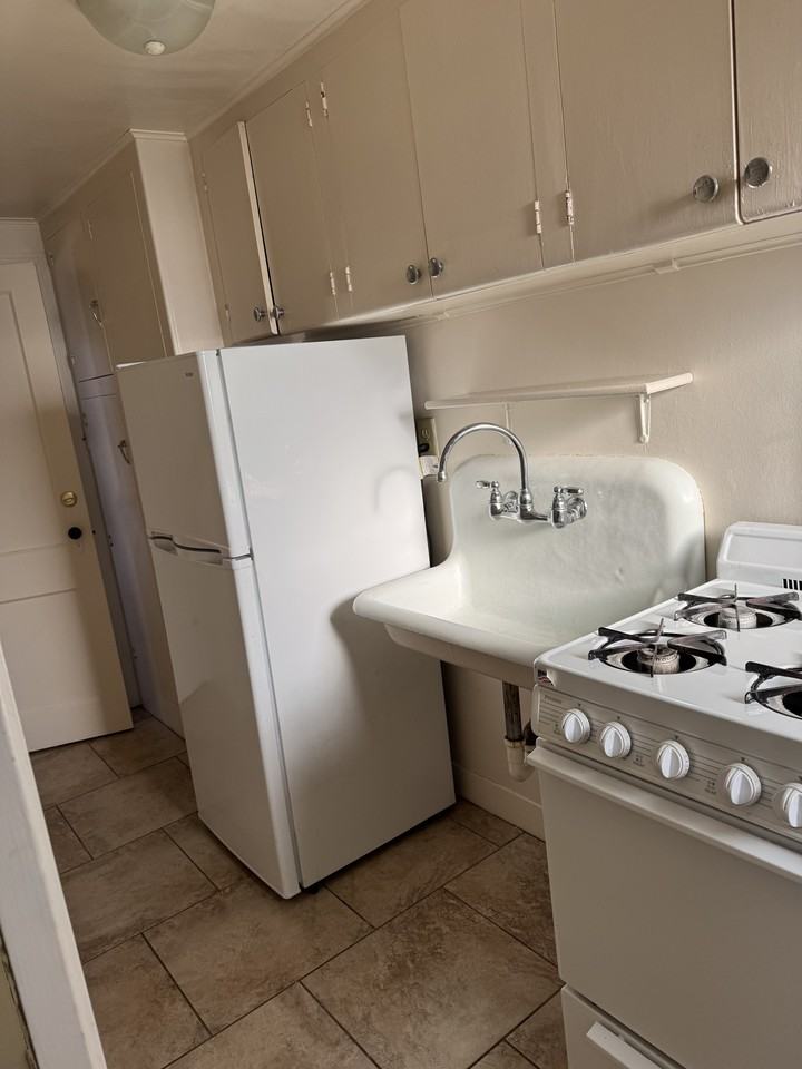 1831 62nd St #2 - Photo 2 of 4