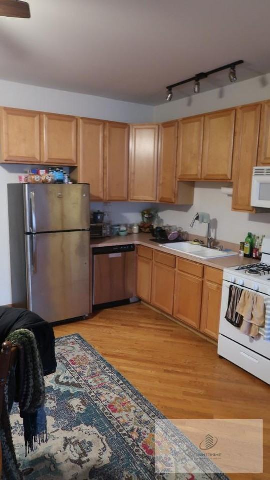 1446 W Chicago Ave #1448-3 - Photo 2 of 20