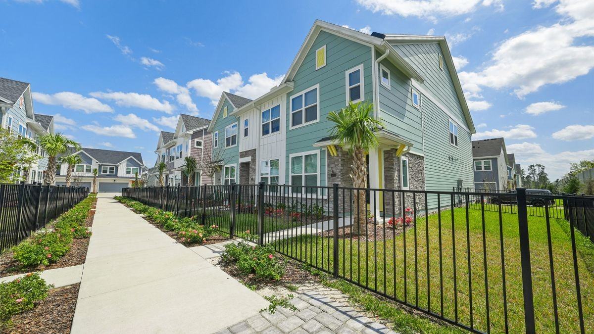 11103 Quantum Ct - Photo 2 of 49