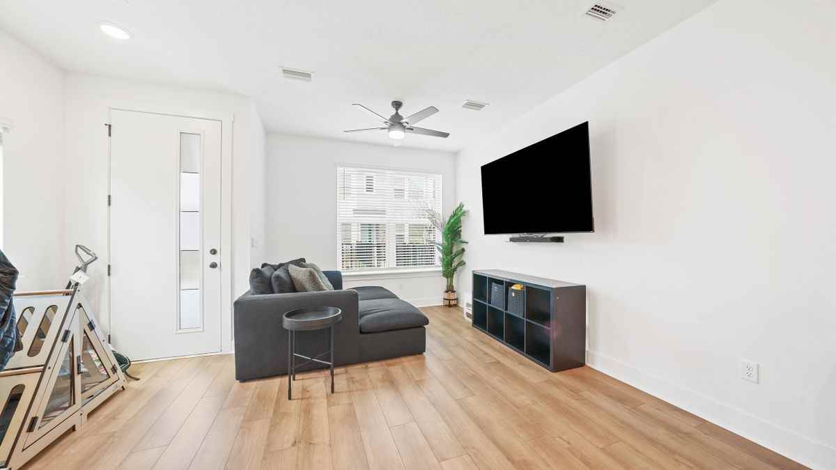 11103 Quantum Ct - Photo 5 of 49