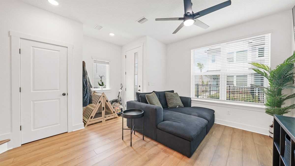 11103 Quantum Ct - Photo 6 of 49