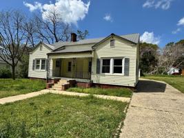 featured image of 1011 Earl St