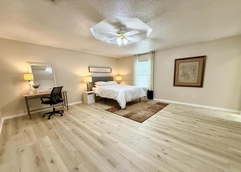 1606 Bagby Ave Unit A - Photo 7 of 17