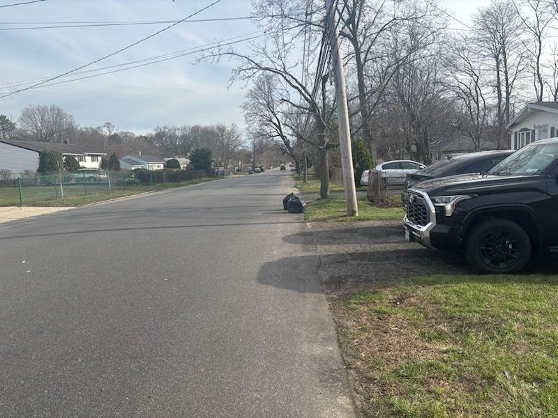 1159 Joselson Ave - Photo 2 of 6