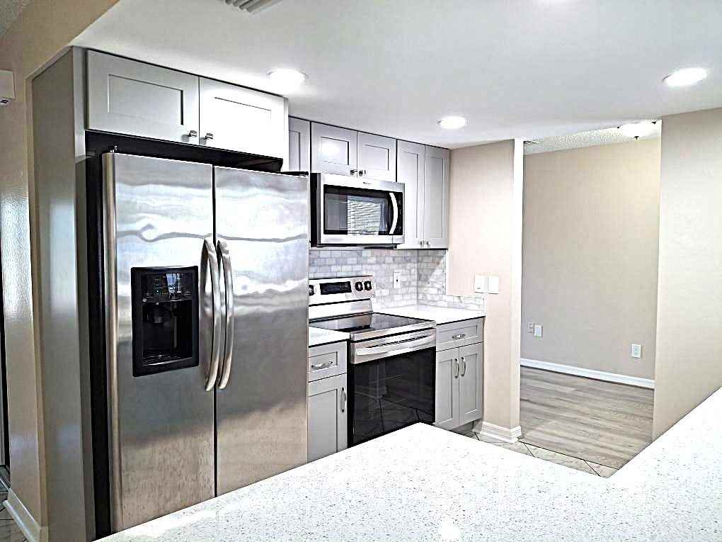 8308 123rd Ave - Photo 3 of 36