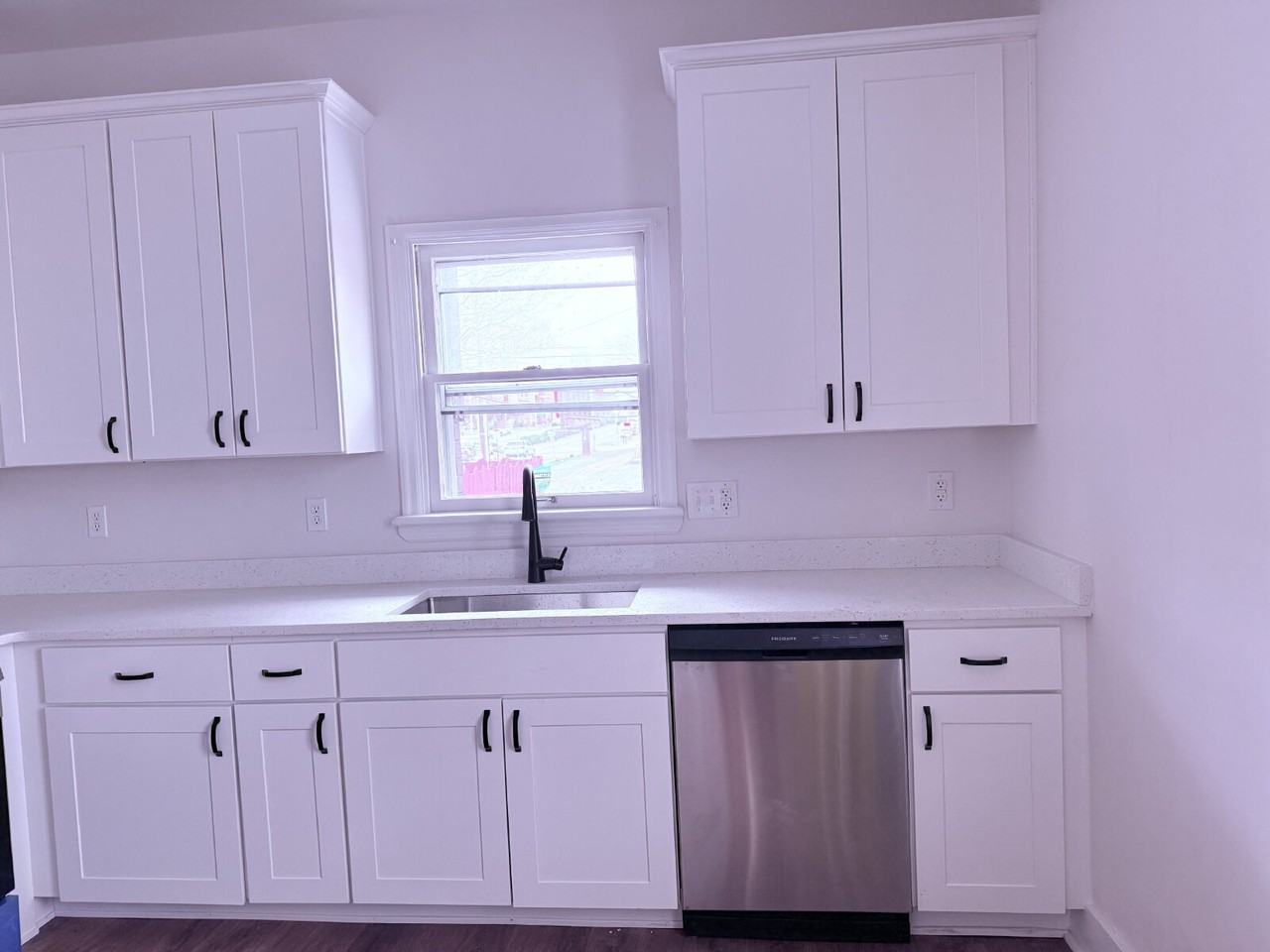 815 Green St - Photo 3 of 20