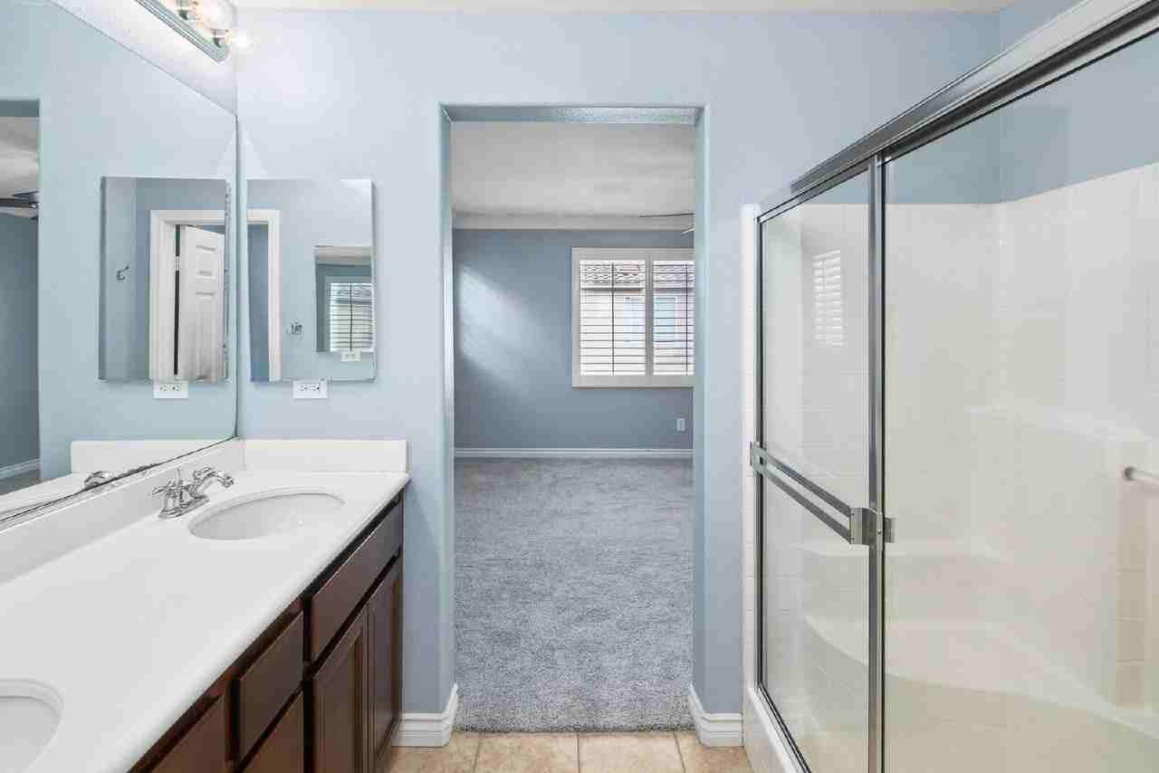 1618 Moonbeam Ln - Photo 3 of 31